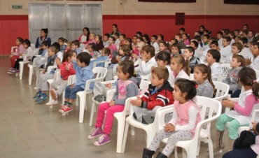 COMEDIA MUSICAL BULLYING EN TIEMPO DE CLASES