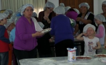 EN EL TALLER DE BOMBO HICIERON TORTAS